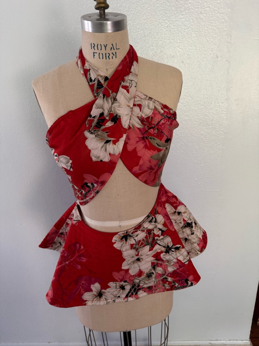Reveuse Floral Red Halter Crop Top